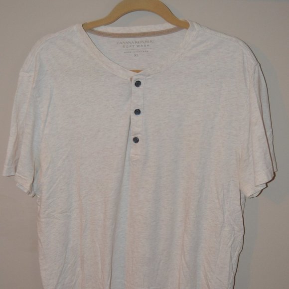 Banana Republic Henley - Picture 1 of 2
